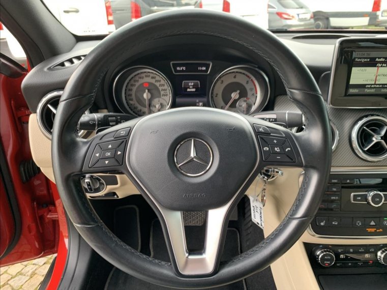 Mercedes-Benz GLA fotka