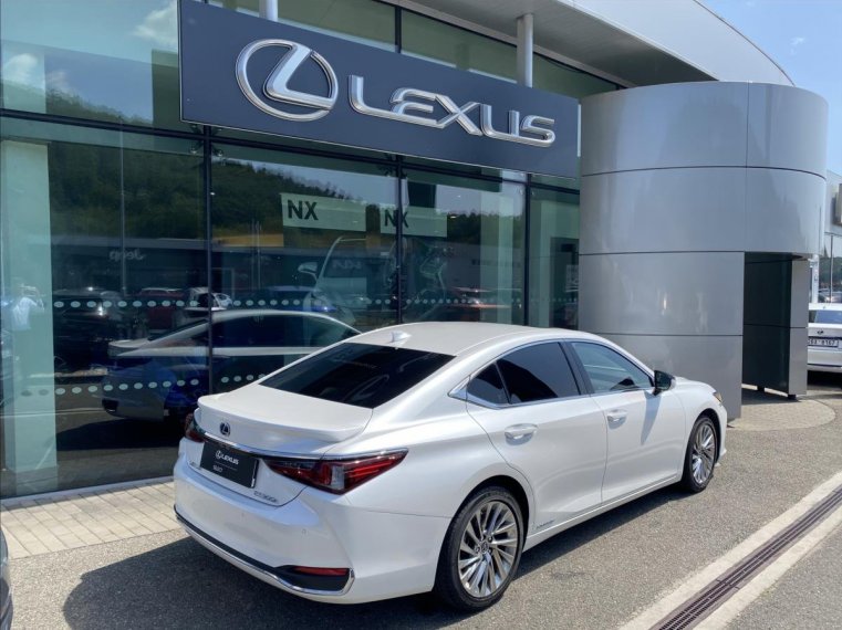 Lexus ES 300h fotka
