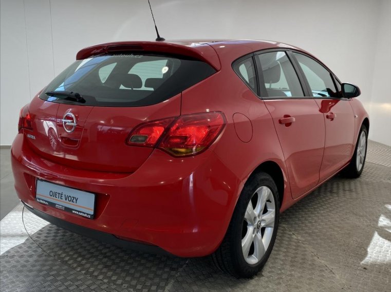 Opel Astra fotka