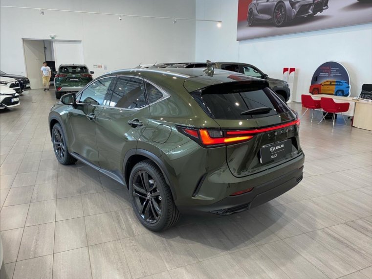 Lexus NX 350h fotka