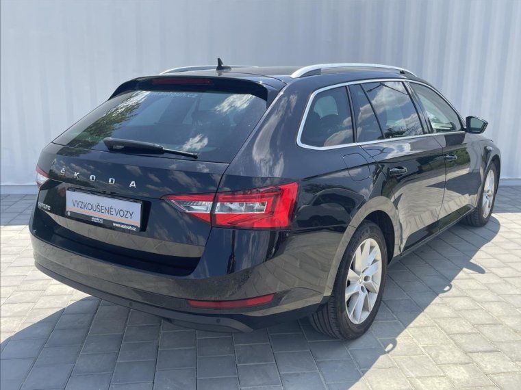 Škoda Superb fotka