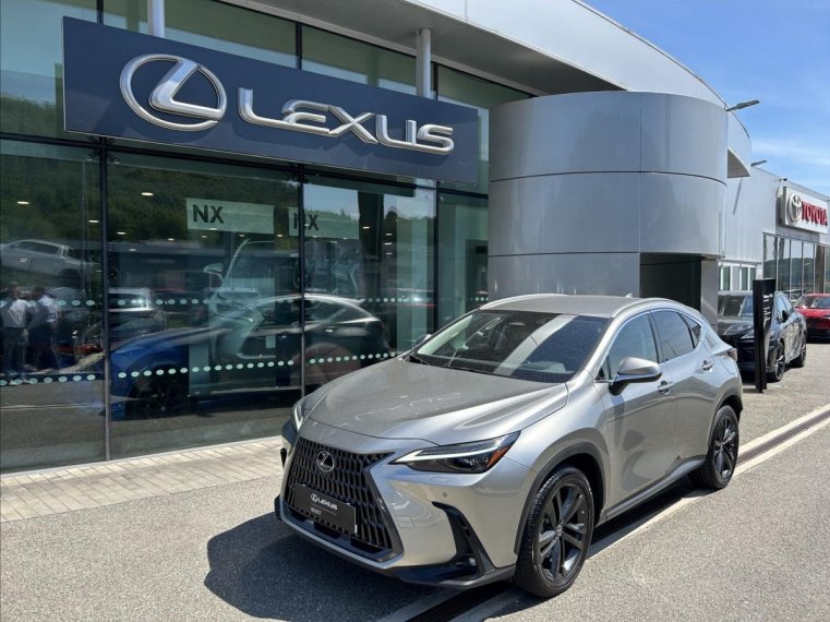 Lexus NX 450h+ fotka