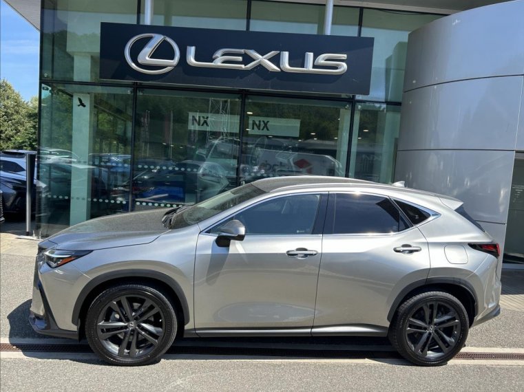 Lexus NX 450h+ fotka