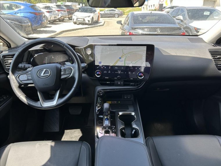 Lexus NX 450h+ fotka