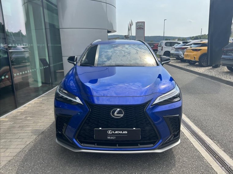 Lexus NX 450h+ fotka