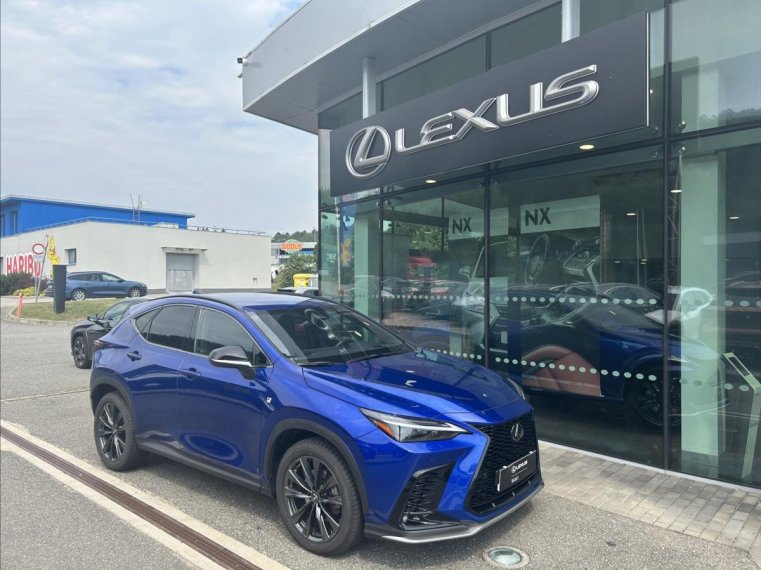 Lexus NX 450h+ fotka