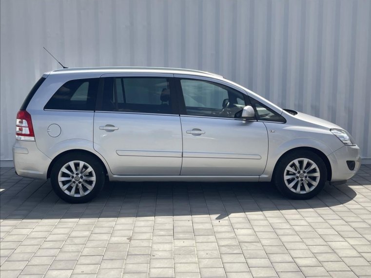 Opel Zafira fotka