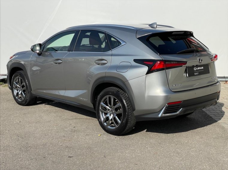 Lexus NX 300h fotka