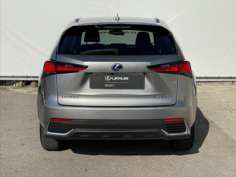 Lexus NX 300h fotka