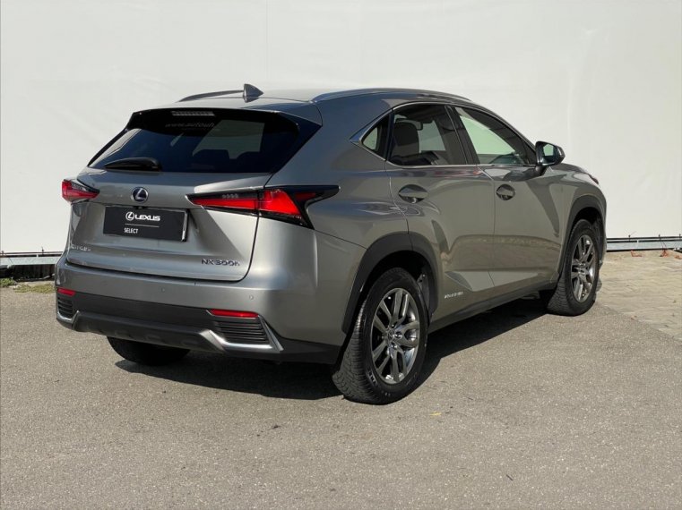 Lexus NX 300h fotka