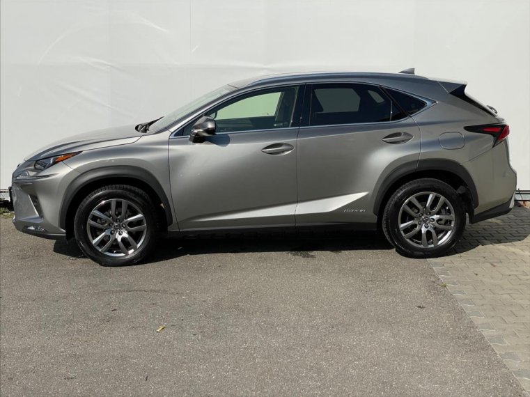 Lexus NX 300h fotka