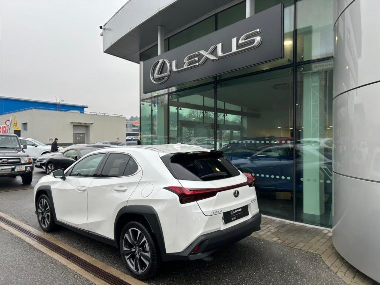 Lexus UX 300h fotka