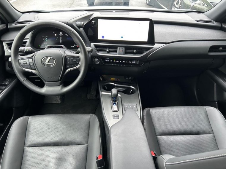 Lexus UX 300h fotka