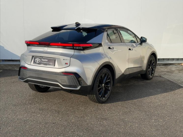 C-HR foto