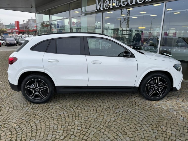 Mercedes-Benz GLA fotka