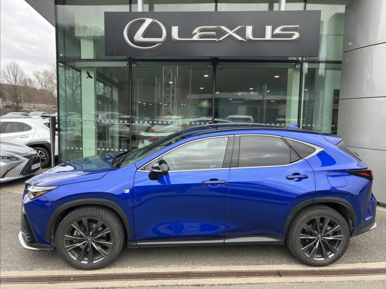 Lexus NX 450h+ fotka