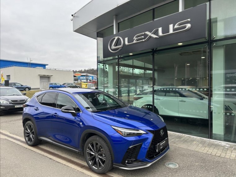 Lexus NX 450h+ fotka