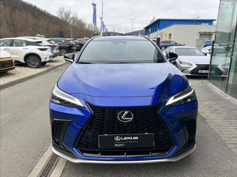 Lexus NX 450h+ fotka