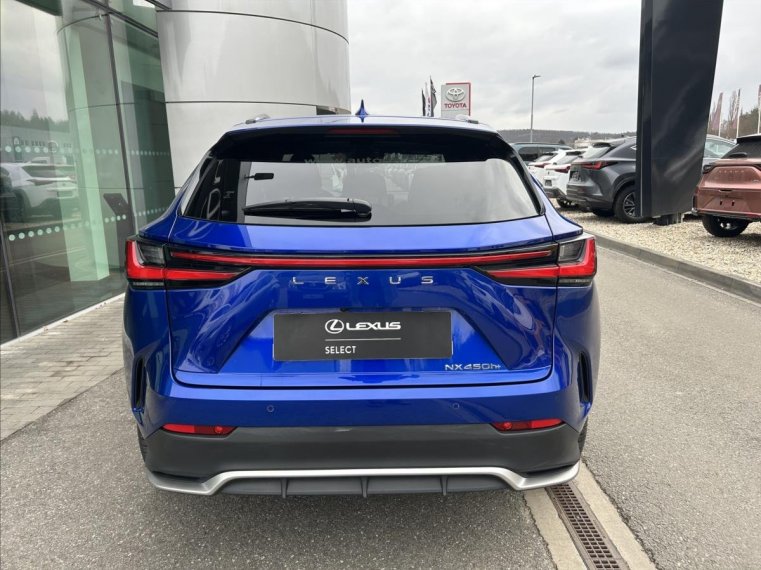 Lexus NX 450h+ fotka