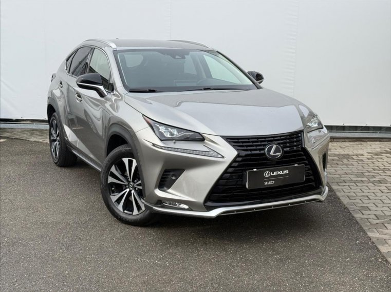 Lexus NX 300h fotka