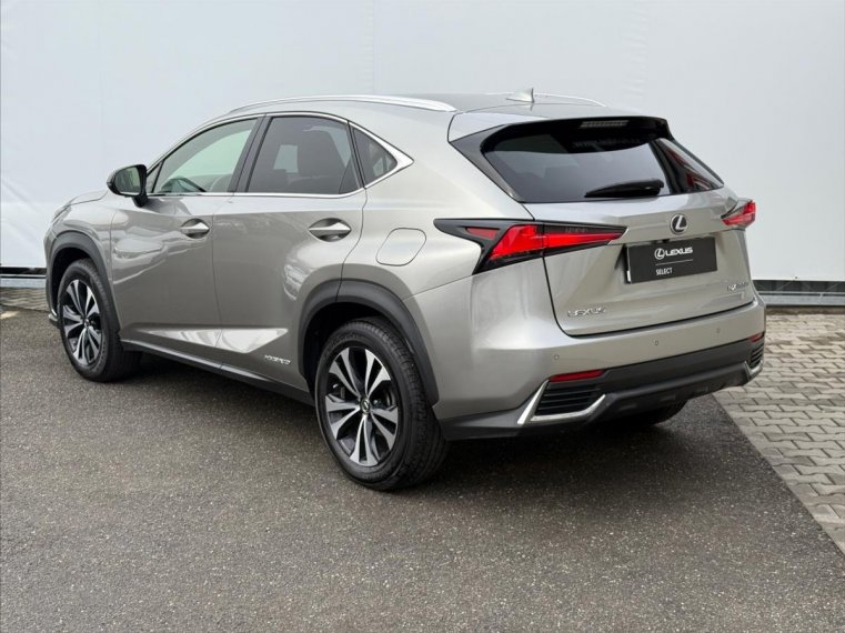 Lexus NX 300h fotka