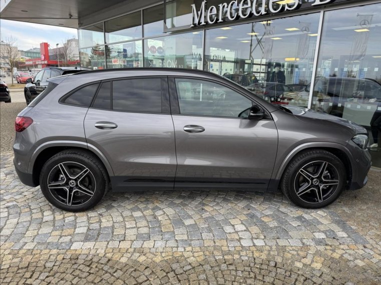 Mercedes-Benz GLA fotka